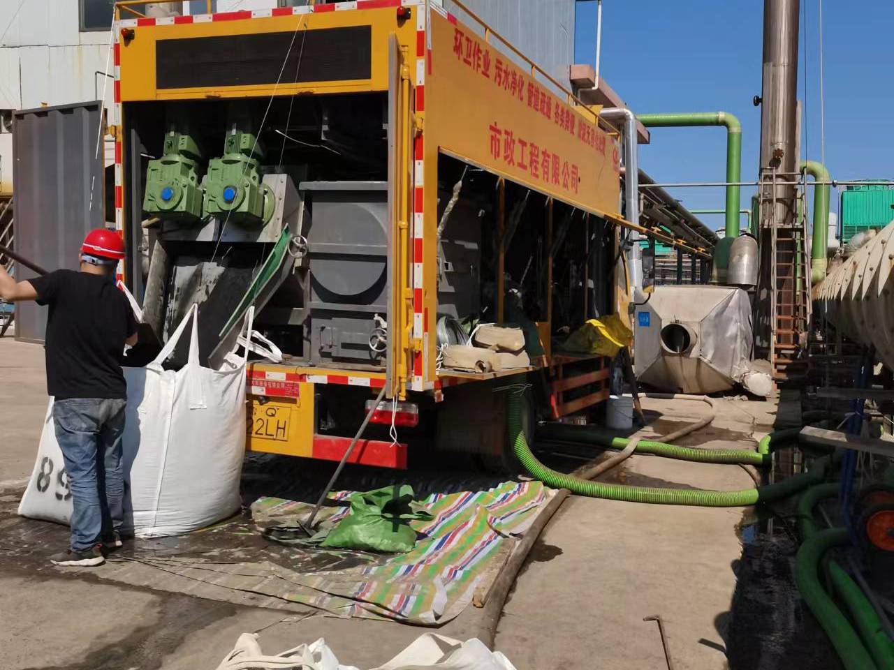 大丰镇淤泥压干处理